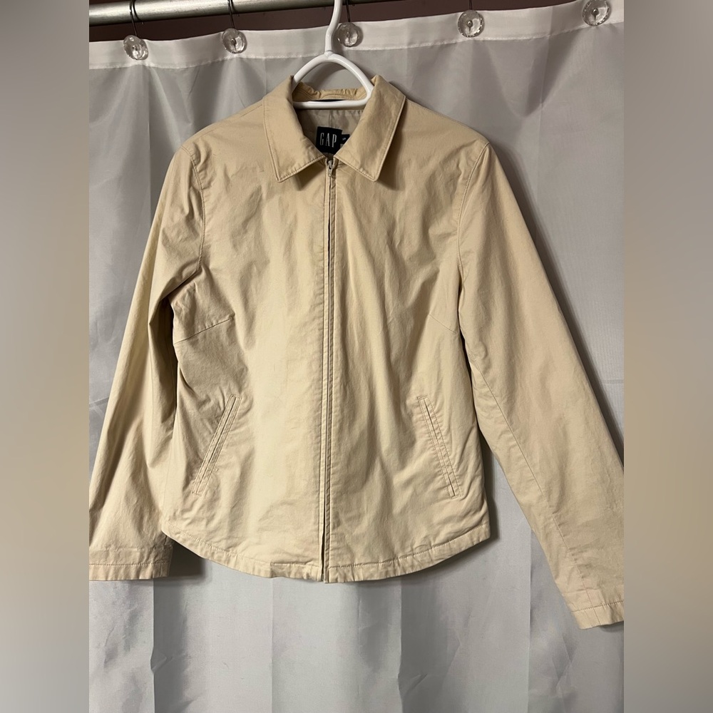 GAP Light Tan simple classic zip jacket. Neutral colour. Size small